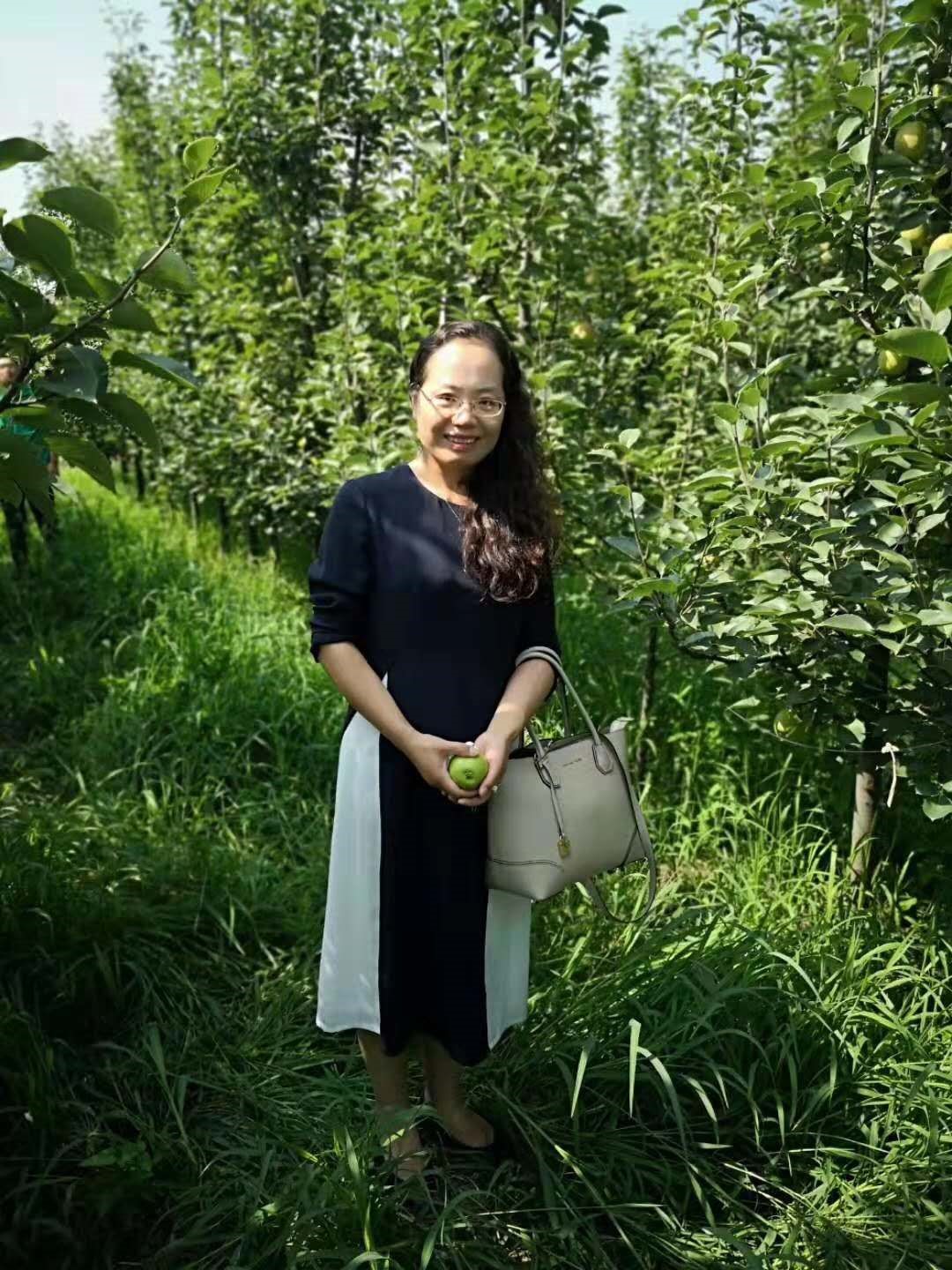 赵玉洁照片.jpg